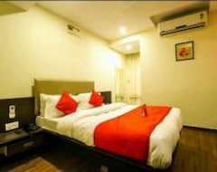 Khách sạn New Rajdhani Couple Friendly Hotel (Vadodara, Ấn Độ)