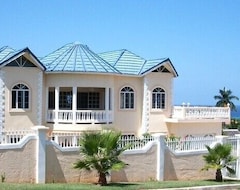 Khách sạn Celebrity Villa Jamaica (Montego Bay, Jamaica)