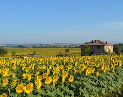 Hotel 19th century stone farmhouse with private pool in Valdichiana (Panicale, Italy)
