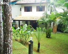 Entire House / Apartment Casa Condominio Fechado (Iacanga, Brazil)