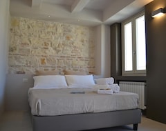 Hotel Ral 7039 (Numana, Italy)