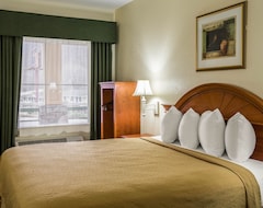 Khách sạn Quality Inn & Suites Biltmore East (Asheville, Hoa Kỳ)