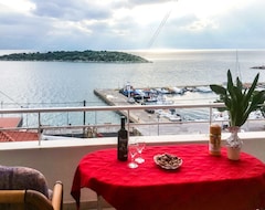 Hele huset/lejligheden The 2 Islands Villa, Athens, Pachi,front-beach Villa 3 Floors,7 Guests (Megara, Grækenland)