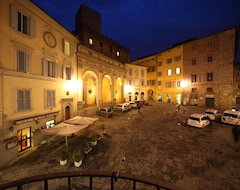 Hotel La Perla (Siena, Italy)