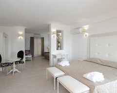 Hotel Pellicano Doro Beach (Golfo Aranci, Italy)