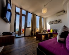 Khách sạn 1 Bedroom Seafront Chalet At Gondola Marine Resort (Byblos, Lebanon)