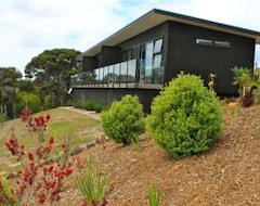 Serviced apartment Cable Bay Views (Oneroa, New Zealand)