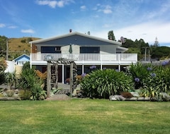 Entire House / Apartment Helen'S Villa Beach Front Accommodation (Tokomaru Bay, New Zealand)