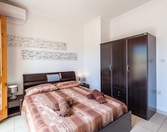 Aparthotel Spinola Bay Penthouse (St. Julian's, Malta)