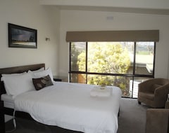 Hotel Off Mountain Accommodation (Merrijig, Australia)