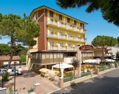 Khách sạn Hotel Levante (Pinarella Di Cervia, Ý)