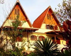 Khách sạn Caledônia Inn (Nova Friburgo, Brazil)