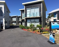 Otel Carters By The Sea Beachside Studio Apartments (Westport, Yeni Zelanda)