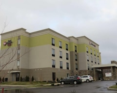 Khách sạn Erie Inn & Suites (Erie, Hoa Kỳ)
