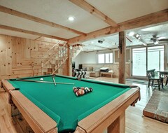 Cijela kuća/apartman New! 4br Bartlett Townhome W/ Deck & Pool Access (Bartlett, Sjedinjene Američke Države)