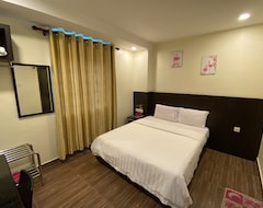 Hotel OYO 89775 98inn (Miri, Malezija)