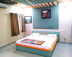 Resort/Odmaralište Nilkanth Resorts (Anand, Indija)