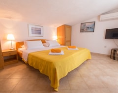 Bed & Breakfast Stella Maris Accommodation (Novi Vinodolski, Kroatia)
