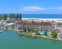 Otel Westwinds Waterfront Resort (Treasure Island, ABD)