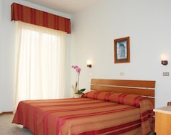 Bed & Breakfast Hotel Anna Gabicce Mare (Gabicce Mare, Italien)