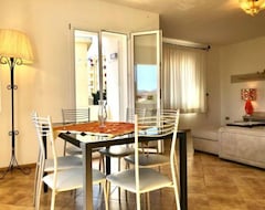 Căn hộ có phục vụ Central But Quiet Holiday Apartment Cimabu Paolo On The Costa Smeralda With Balcony, Wi-fi And Air Condition; Parking Available (Olbia, Ý)