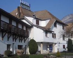 Khách sạn Hotel Restaurant Le Traineau (Clelles, Pháp)