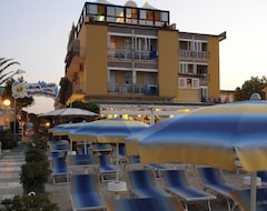 Hotel Estate (Rimini, Italija)
