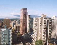 Tropicana Suite Hotel (Vancouver, Canada)