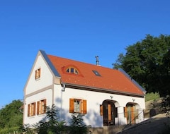 Khách sạn Revlanda Vendégház (Zalaszentgrót, Hungary)
