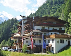 Alpin Panoramahotel Lärchenhof (Heiligenblut, Austria)