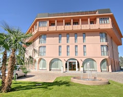 Hotelli Habitat (Giussano, Italia)