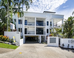 Hotelli Elysium Apartments (Palm Cove, Australia)