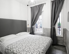 Hotel Toledostop Guest House (Naples, Italy)