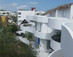 Hele huset/lejligheden 4br 5ba 3 Level Condo With Balconies Overlooking 5th Av Steps From Mamitas Beach (Playa del Carmen, Mexico)