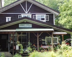Otel Country Lodge Farmstay (Hakuba, Japonya)