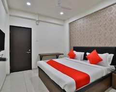 Khách sạn FabHotel Infinity (Vadodara, Ấn Độ)