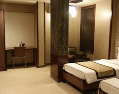 Hotel Golden (Raipur, India)