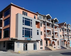 Pansion Orange Guest House (Nikšić, Crna Gora)