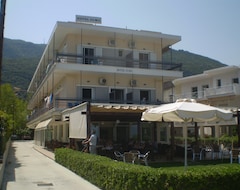 Hotel Alma (Kamena Vourla, Greece)