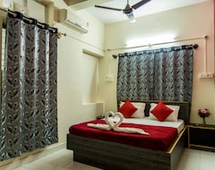 Otel Tourist Lodge (Dandeli, Hindistan)