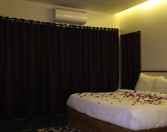 Hotel OYO Anandraj Palace (Jalgaon, India)