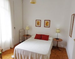 Hotel Ally's Guest House (Barcelona, Spain)