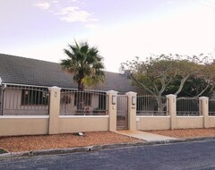 Hotel 7 On Disa Self-Catering Accommodation (Milnerton, South Africa)