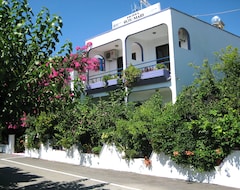 Khách sạn Hotel Rosmari (Archangelos, Hy Lạp)