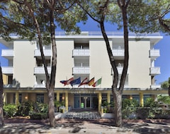 Khách sạn Hotel Golf (Bibione, Ý)