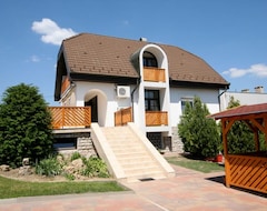 Otel Napfény Villa (Balatonfüred, Macaristan)