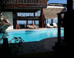 Hotel La Delphina Bed And Breakfast Bar And Grill (La Ceiba, Honduras)