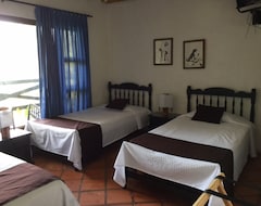 Hotel Campestre Rancho California (Calarcá, Colombia)