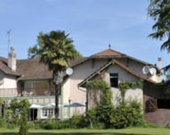 Khách sạn Logis Hostellerie Du Neez (Gan, Pháp)