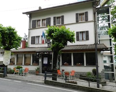 Khách sạn Hotel Villa Svizzera (Lizzano in Belvedere, Ý)